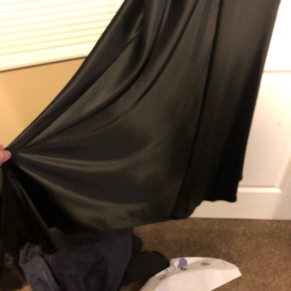 Long black evening gown - Picture 2 of 5